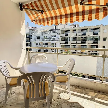 Centre Apartment *